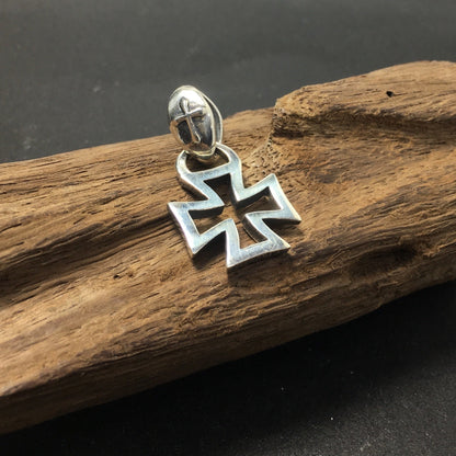Vintage Gothic Hollow Cross Pendant for Men Women Jewelry
